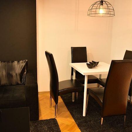 Naumovski Apartments スコピエ エクステリア 写真