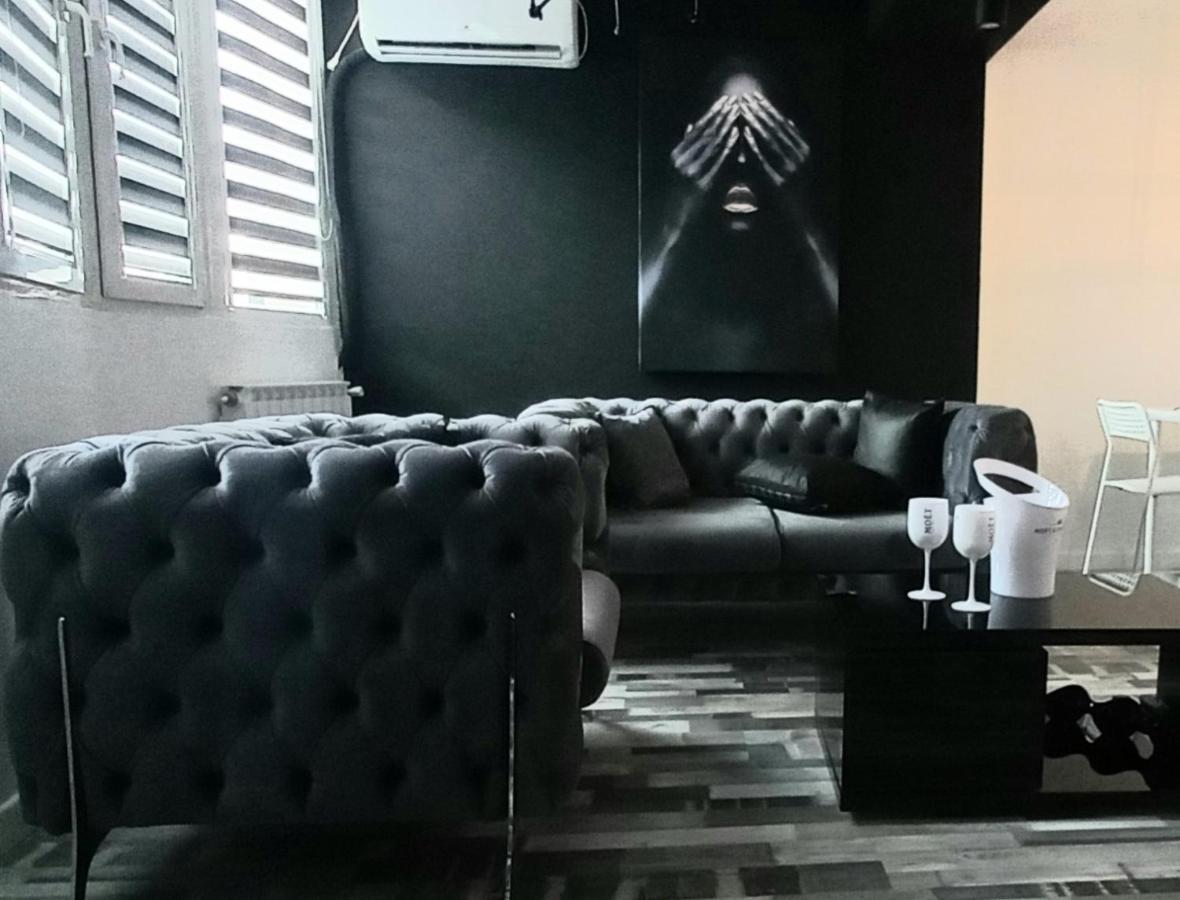 Naumovski Apartments スコピエ エクステリア 写真